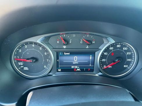 Used 2024 GMC Terrain SLE image 8