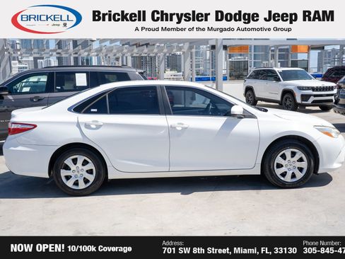 Used 2017 Toyota Camry LE image 4