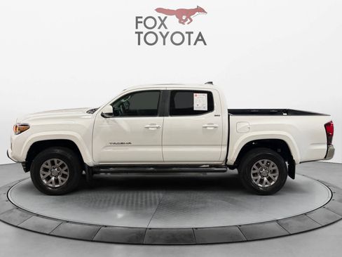 Used 2018 Toyota Tacoma SR5 AWD/4WD image 3