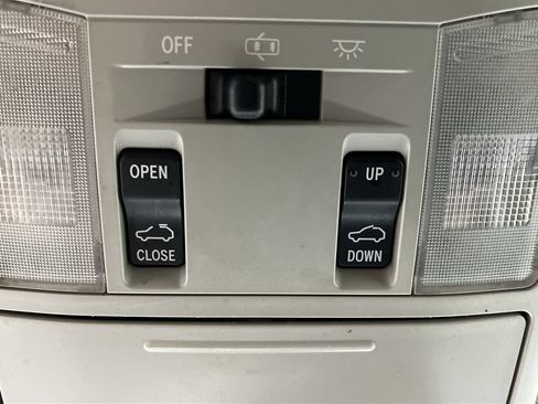 Used 2018 Toyota RAV4 Limited w/ Advanced Technology Package AWD/4WD image 26