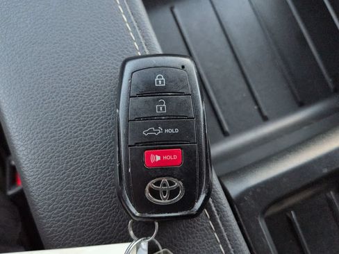 Used 2026 Toyota Tundra Limited AWD/4WD image 27