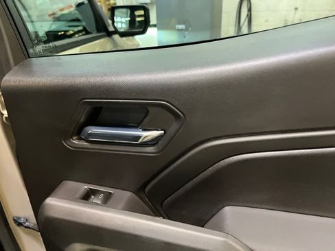 Used 2023 Chevrolet Colorado Z71 w/ Advanced Trailering Package AWD/4WD image 30