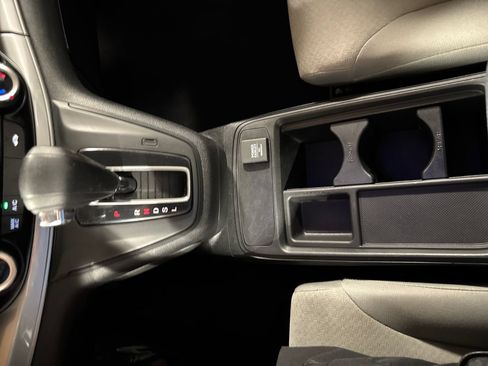 Used 2015 Honda CR-V LX image 33
