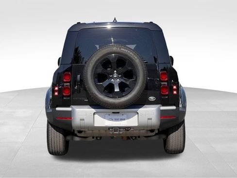 Used 2023 Land Rover Defender 110 SE AWD/4WD image 4