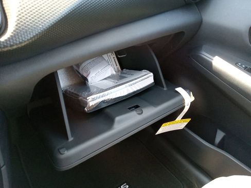 New 2024 Nissan Kicks SV w/ Interior Electronics Package image 19