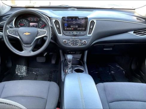 Used 2022 Chevrolet Malibu LT FWD image 15