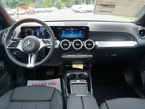 New 2025 Mercedes-Benz GLB 250 4MATIC image 17