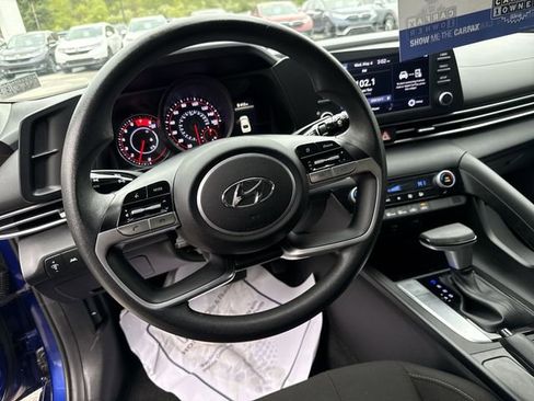 Used 2023 Hyundai Elantra SEL w/ Cargo Package FWD image 13