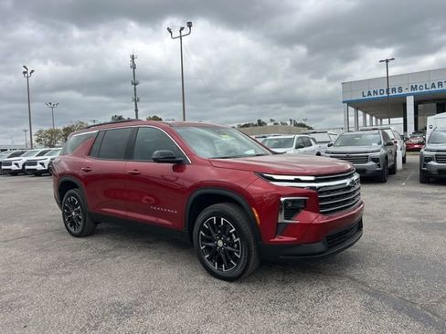 New 2026 Chevrolet Traverse LT w/ Sun and Wheel Package FWD image 1