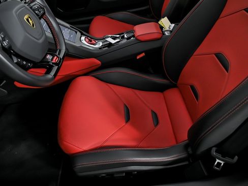 Used 2023 Lamborghini Huracan EVO RWD image 18