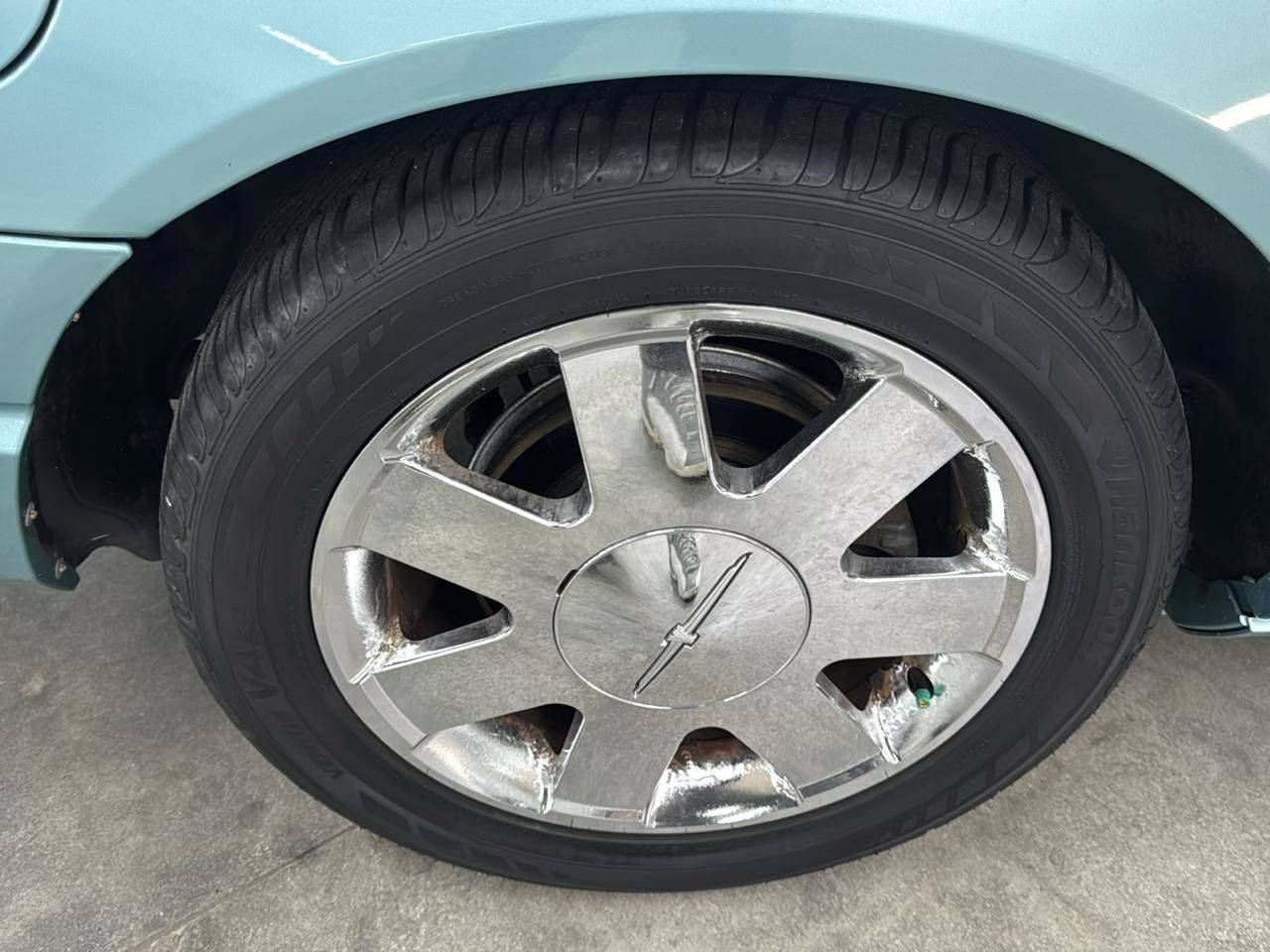 Used 2002 Ford Thunderbird RWD image 21
