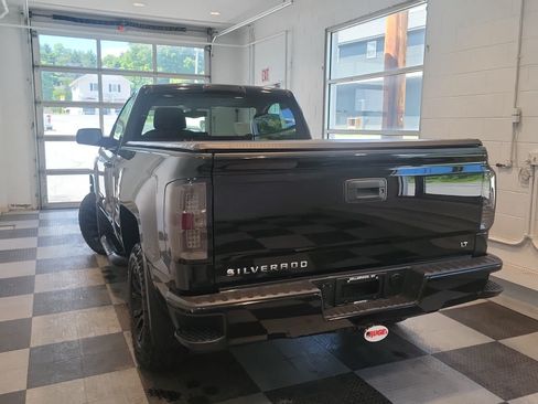 Used 2018 Chevrolet Silverado 1500 LT w/ LT Convenience Package AWD/4WD image 3