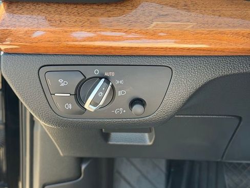 Used 2023 Audi Q5 2.0T Premium w/ Convenience Package image 12