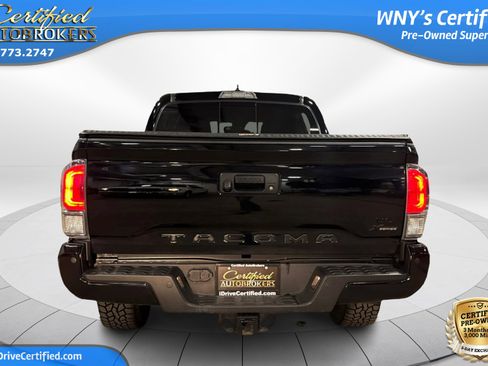 Used 2023 Toyota Tacoma TRD Sport image 7