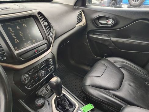 Used 2015 Jeep Cherokee Limited image 28