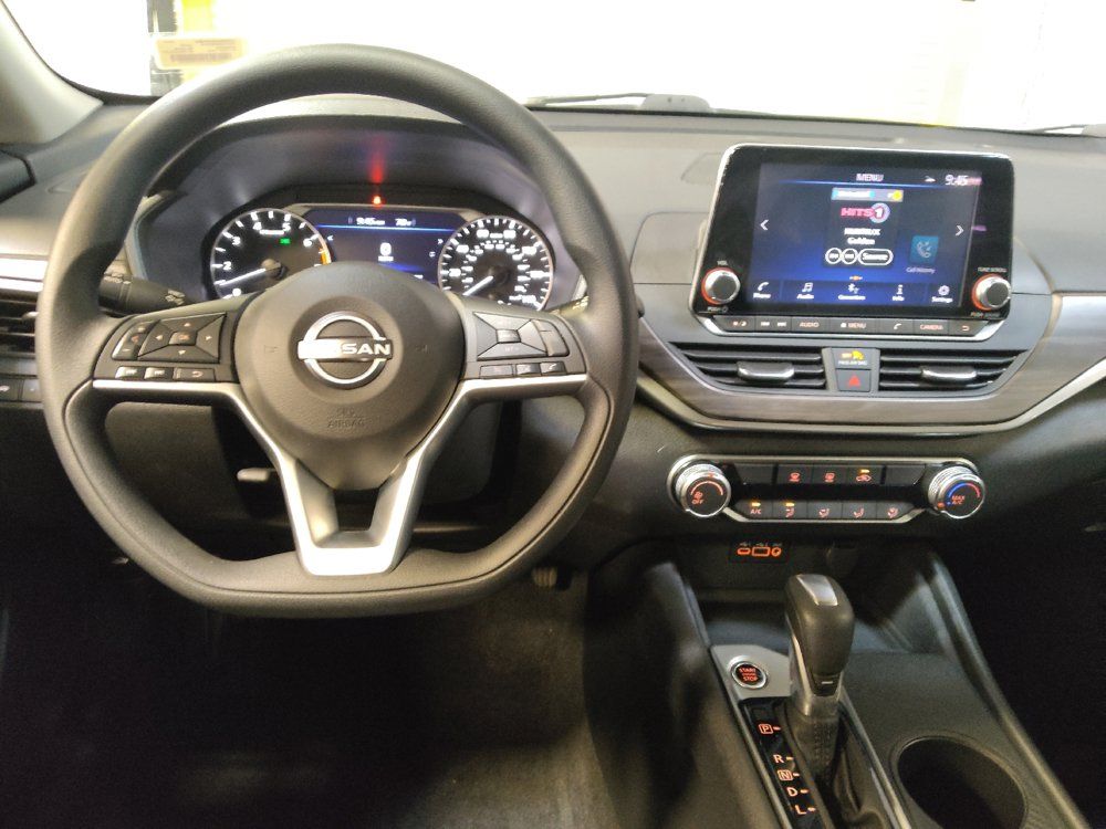 Used 2025 Nissan Altima 2.5 SV FWD image 22
