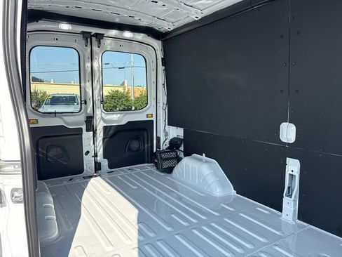 New 2026 Ford Transit 250 148 Medium Roof RWD image 18