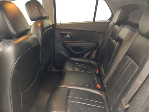 Used 2020 Chevrolet Trax LS FWD image 18