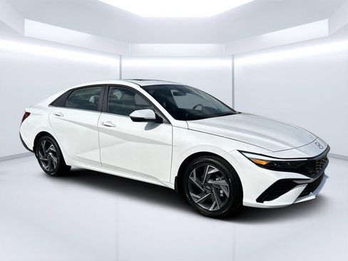 New 2026 Hyundai Elantra Limited FWD image 1