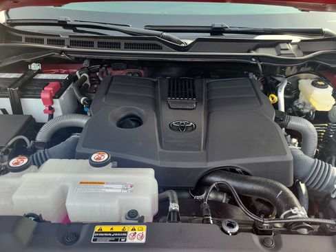 Used 2025 Toyota Tundra Limited image 35