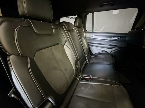 Used 2023 Jeep Grand Cherokee L Laredo AWD/4WD image 26