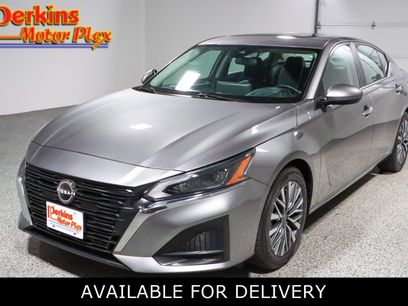 Used 2023 Nissan Altima 2.5 SV w/ SV Premium Package