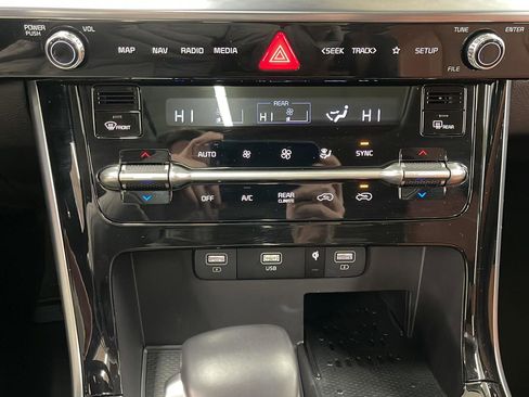 Used 2024 Kia Carnival SX Prestige image 10