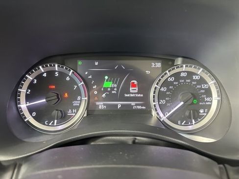 Used 2023 Toyota Highlander XLE AWD/4WD image 19