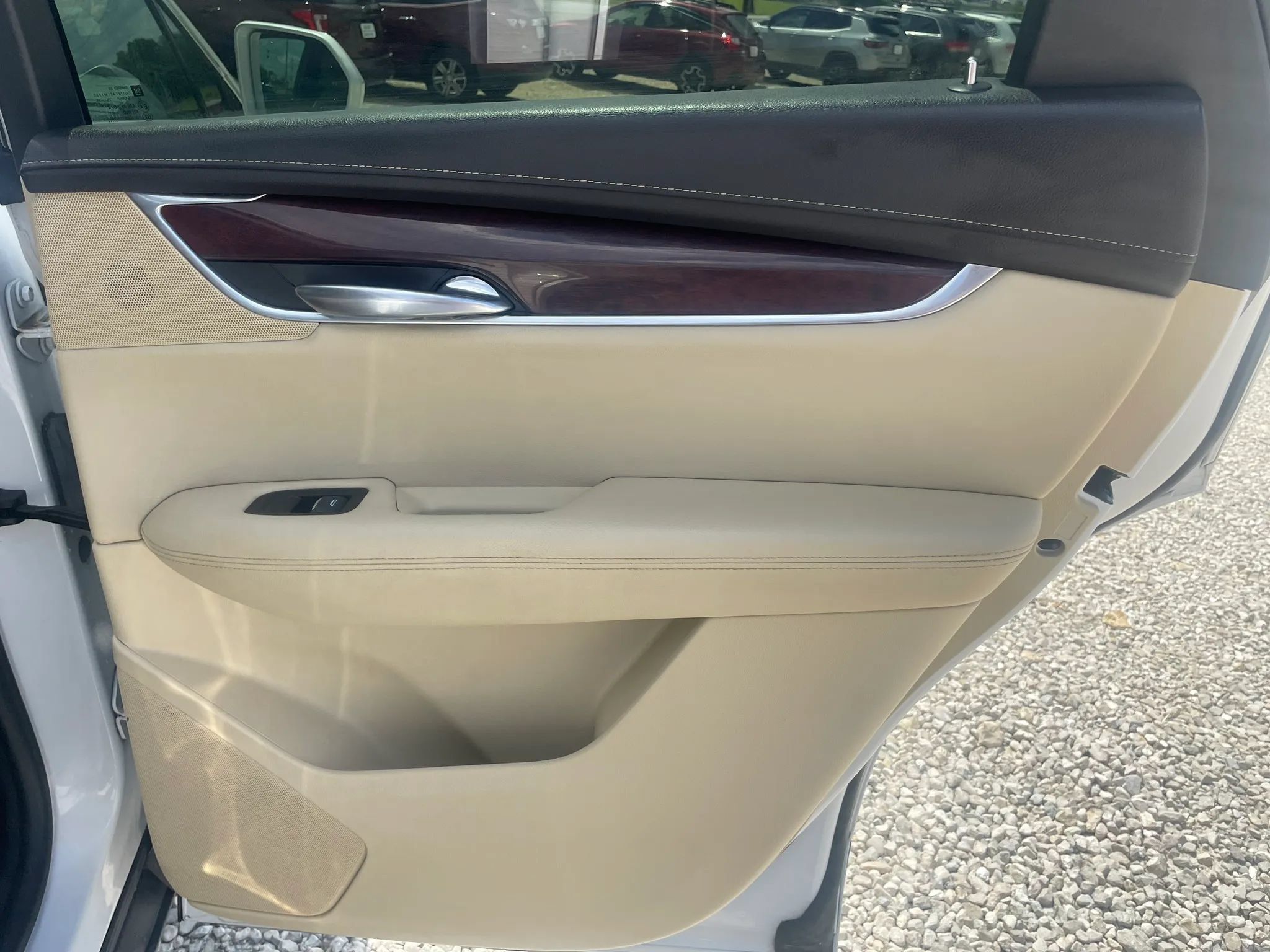 Used 2017 Cadillac XT5 Luxury w/ Driver Awareness Package FWD image 39