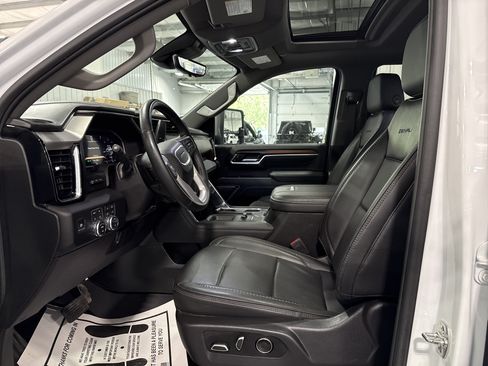Used 2026 GMC Sierra 3500 Denali w/ Denali Reserve Package AWD/4WD image 8