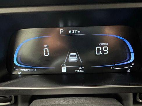 Used 2025 Hyundai Elantra Sport image 23