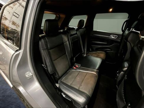 Used 2019 Jeep Grand Cherokee Altitude image 25