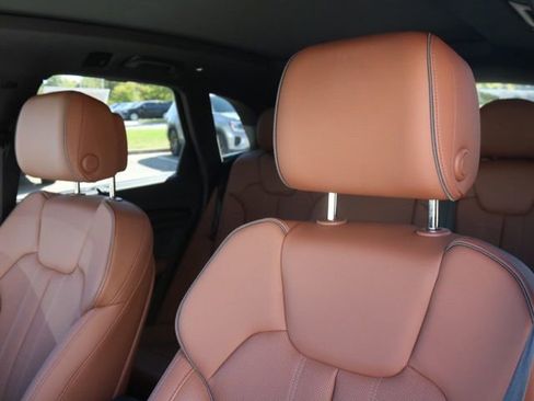 Used 2025 Audi Q5 2.0T Premium Plus image 12