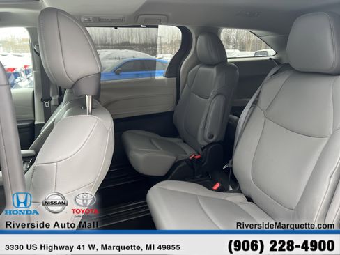 Used 2024 Toyota Sienna XLE image 26