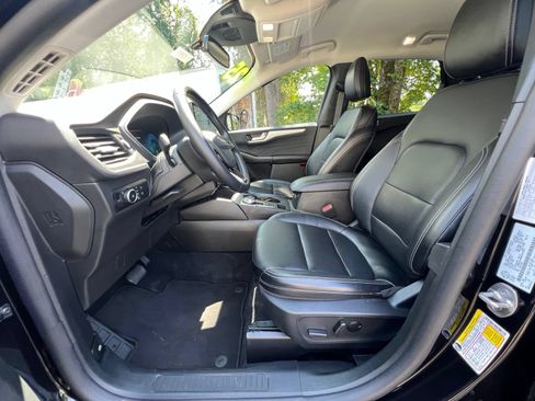 Used 2025 Ford Escape Platinum AWD/4WD image 11