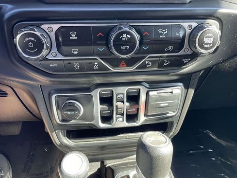 Used 2020 Jeep Wrangler Unlimited Sport S image 39