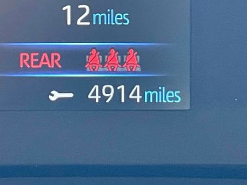 Used 2024 Toyota Corolla Cross AWD Hybrid image 16