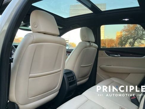 Used 2017 Cadillac XT5 Luxury w/ Driver Awareness Package image 29