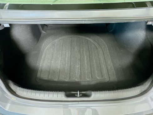 Used 2025 Hyundai Elantra SEL FWD image 29