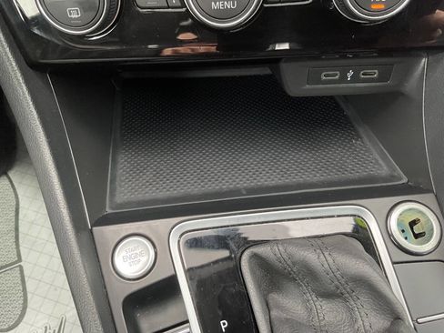 Used 2020 Volkswagen Jetta SE w/ SE Cold Weather Package image 19