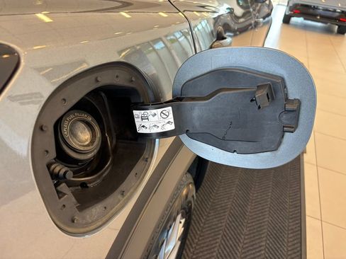 Used 2023 Nissan Rogue S AWD/4WD image 34