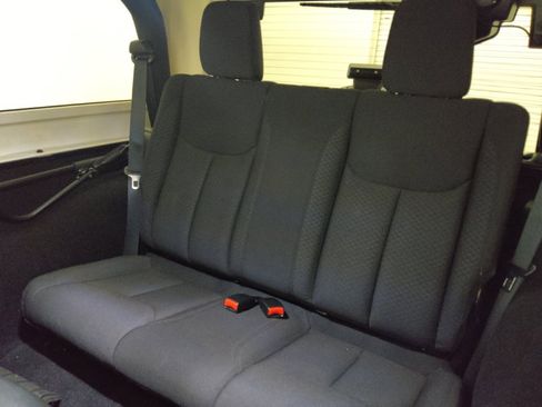 Used 2014 Jeep Wrangler Sport w/ Quick Order Package 24S AWD/4WD image 18