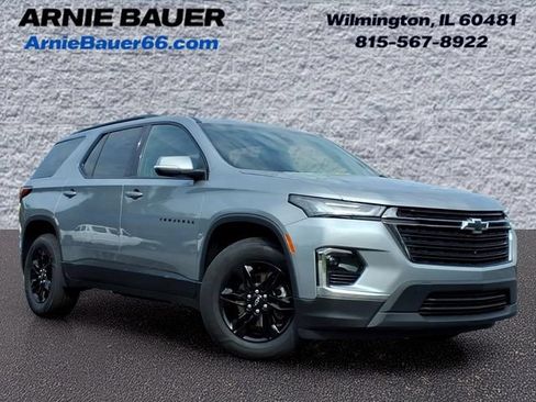 Used 2023 Chevrolet Traverse LT FWD image 1
