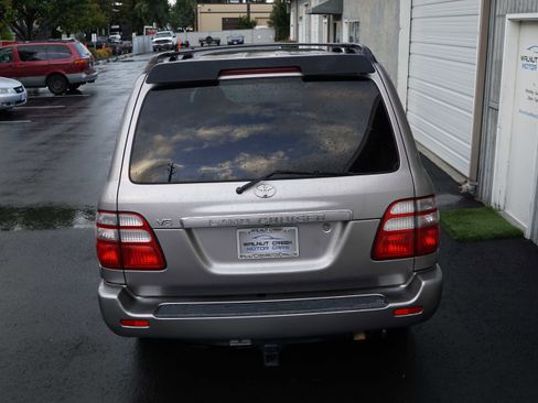 Used 2004 Toyota Land Cruiser image 13