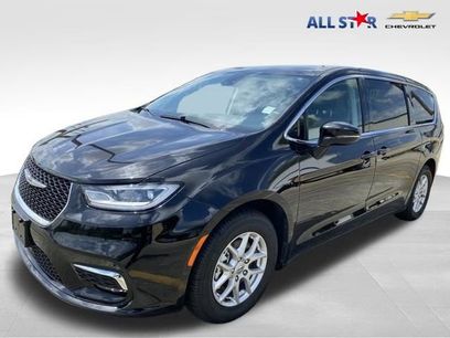 Used 2024 Chrysler Pacifica Touring-L