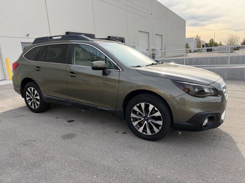 Used 2017 Subaru Outback 3.6R Limited image 32