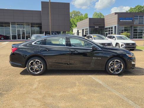 Used 2023 Chevrolet Malibu LT FWD image 3