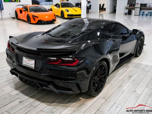 Used 2025 Chevrolet Corvette Z06 RWD image 24