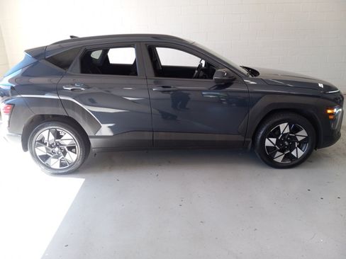 Used 2024 Hyundai Kona SEL w/ Convenience Package FWD image 2