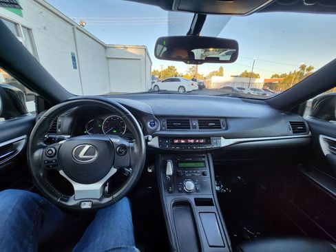 Used 2015 Lexus CT 200h w/ F Sport w/Nuluxe Interior FWD image 12